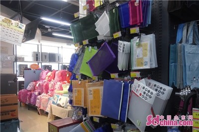 開(kāi)學(xué)經(jīng)濟(jì)升溫，淄博文具市場(chǎng)迎來(lái)消費(fèi)熱潮，理性消費(fèi)成關(guān)鍵